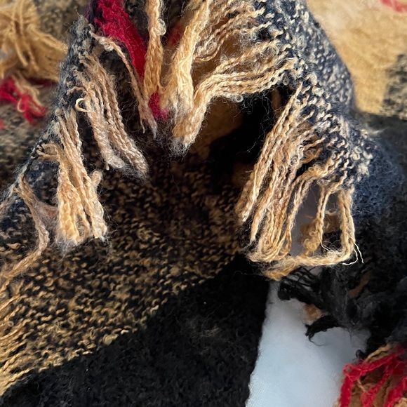 Steve Madden Turtleneck Cable Knit Fringe Poncho Cape Sweater OS Winter Fall Wo - Picture 8 of 13